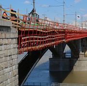 В мае Октябрьский мост покрасят и защитят от коррозии