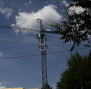 Приставы опечатали опасные для жизни башенные краны в Новосибирске