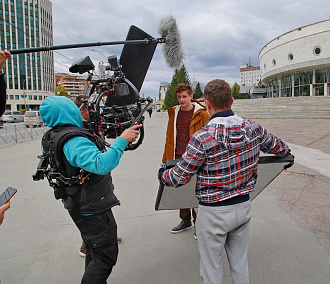 СТС начал показывать комедийный сериал о роботе Иване из Новосибирска