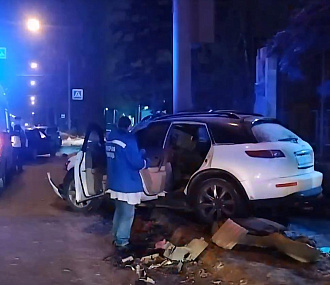 Пассажир «Инфинити» погиб в ДТП на улице Петухова в Новосибирске