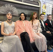 В метро запустили вагон-музей «Старый дом»: первыми проехали актёры
