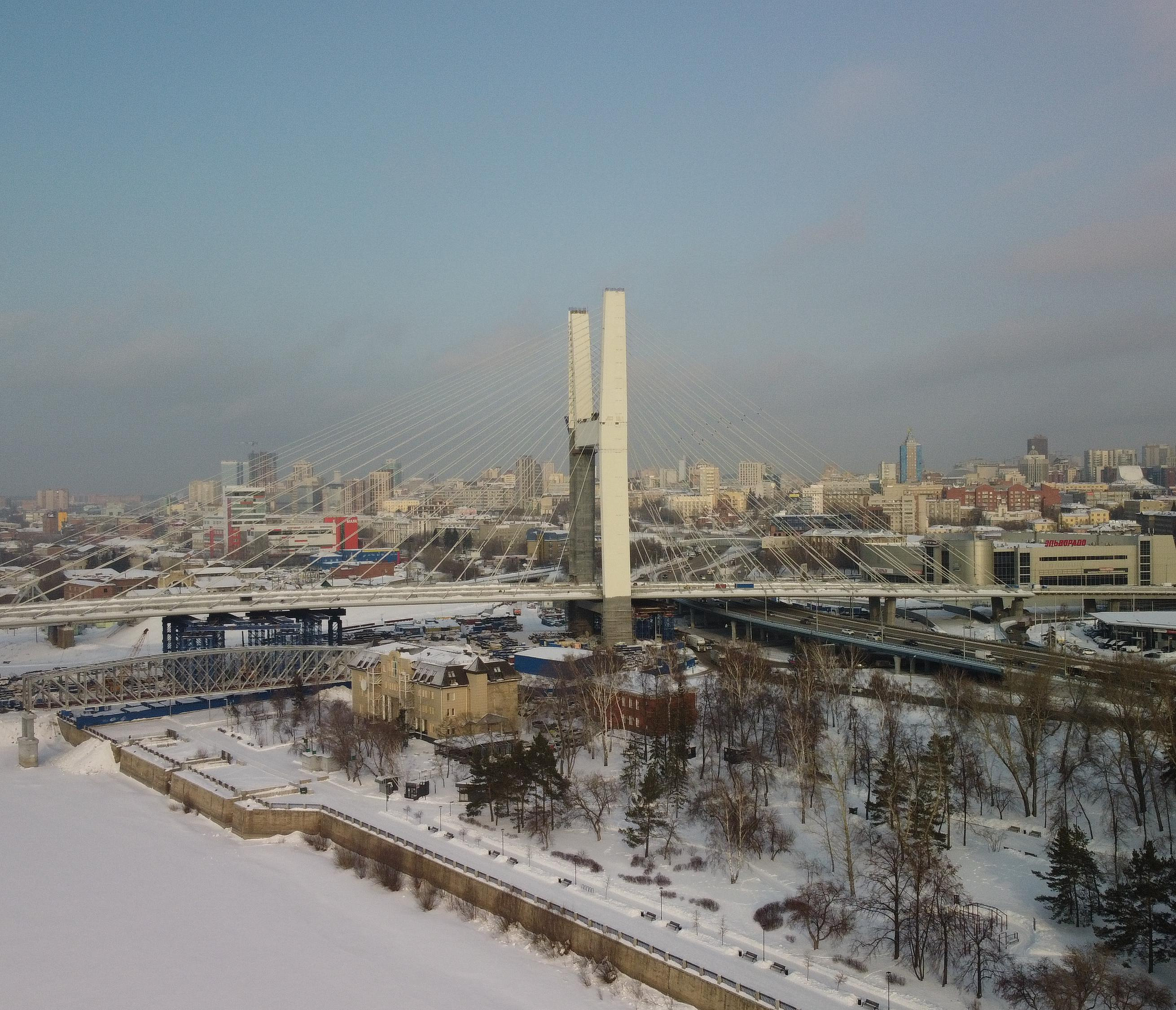 Движение запустили на правобережной развязке 4-го моста в Новосибирске