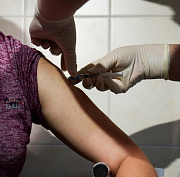 Вакцинацию от коронавируса приостановили в Новосибирской области